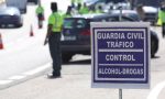 Ni saltar ni comer chicle: la Guardia Civil repasa los trucos para no dar positivo en un test de alcoholemia y sólo uno funciona