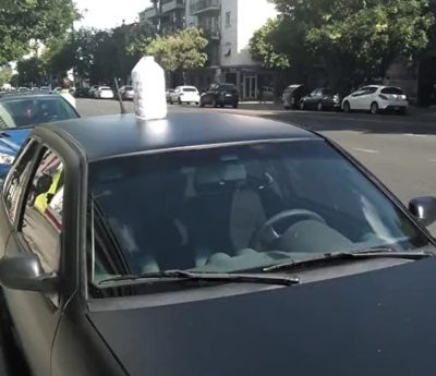 botella en el coche