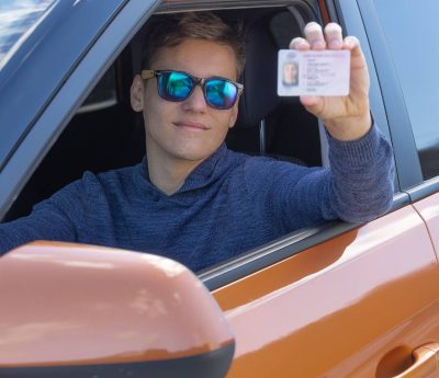 conductor joven dgt